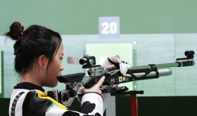 包含席卷风云：球员们实力碾压，夺得绝地反击的词条